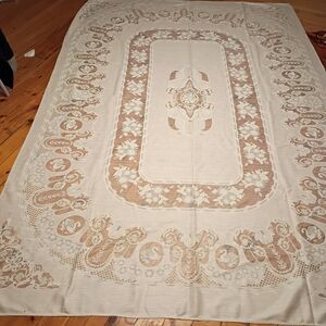 Elegant Lace Tablecloth